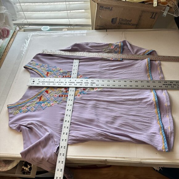 Bohemian Lavender Embroidered Top Blouse Womens Large Purple V Neck Rayon - Picture 4 of 9
